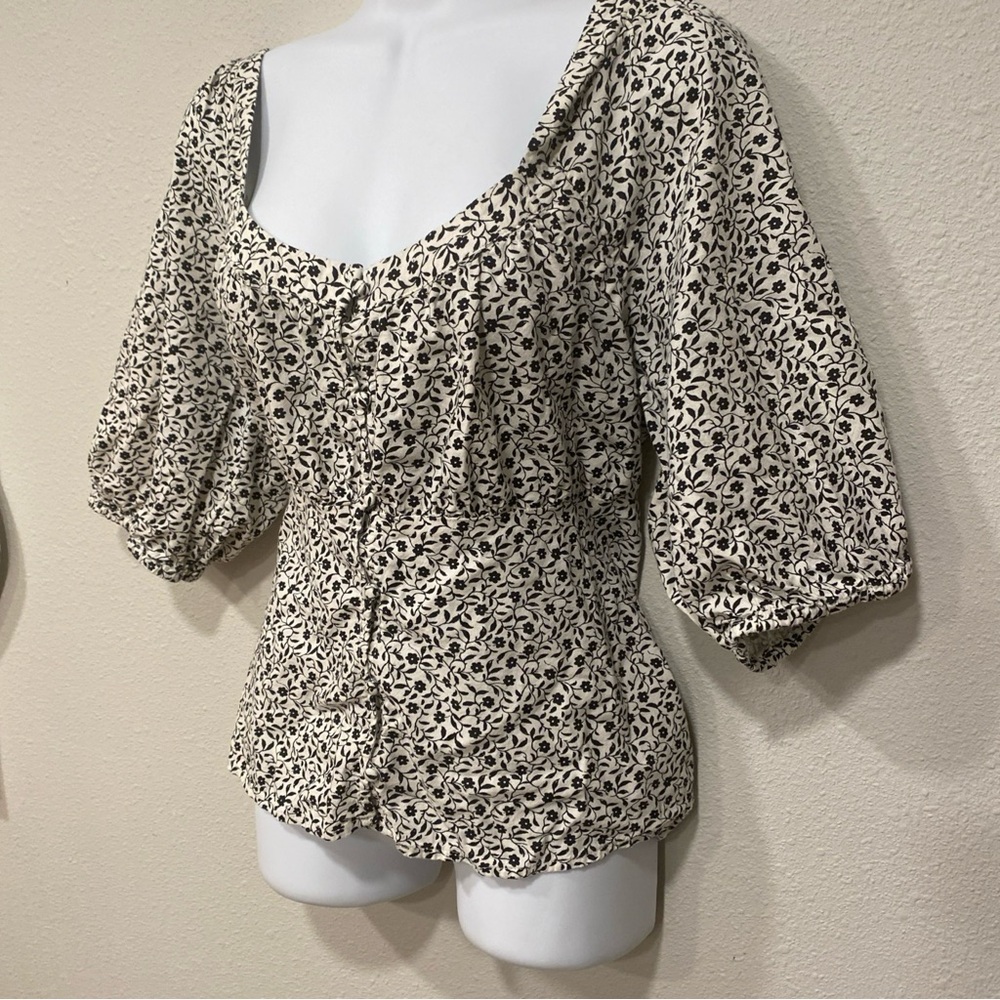 Old Navy Black White Floral Smocked Milkmaid Puff Sleeves Top size M